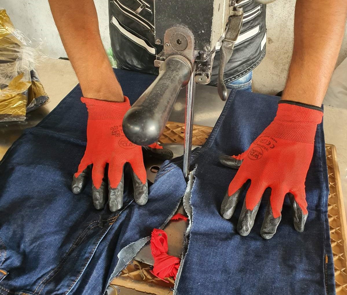 Унищожиха голямо количество парфюми и фалшификати на маркови стоки (СНИМКИ И ВИДЕО)