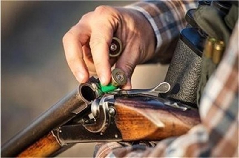 Ловец простреля съсед в гърдите по невнимание