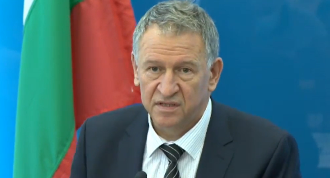 Министър Кацаров: Нова COVID вълна ще има, ако не завършим ваксинацията (ВИДЕО)