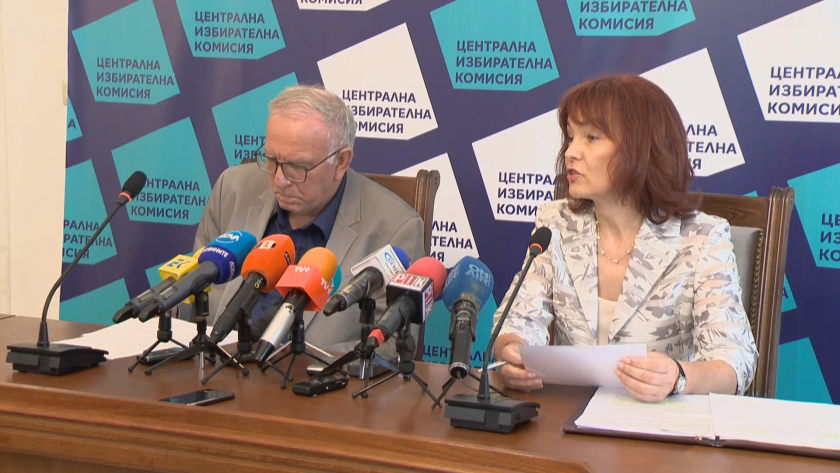 Само ЦИК ще решава дали да се минава от машинно на хартиено гласуване в деня на изборите