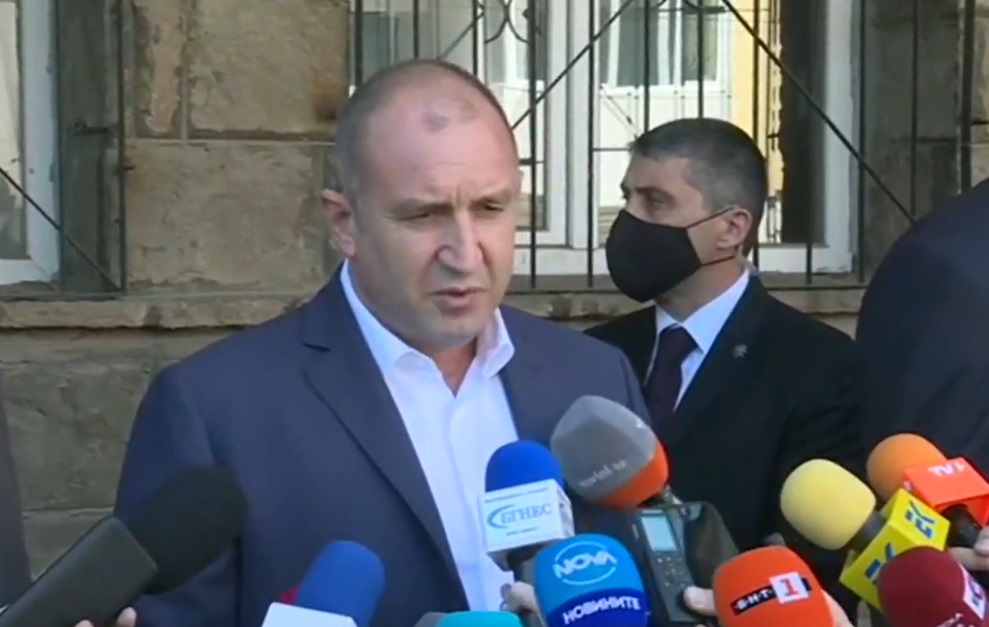 Румен Радев: Гласувах за държава, която работи за обществото, а не за скрити кръгове (ВИДЕО)