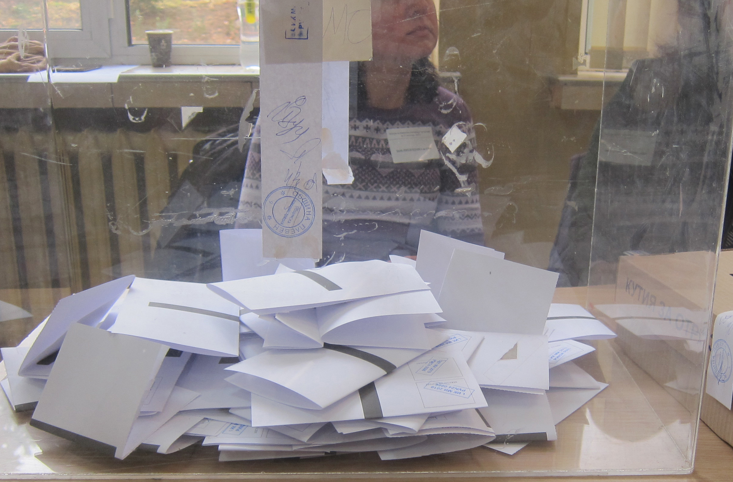 Около 400 души гласуват с подвижна урна в София