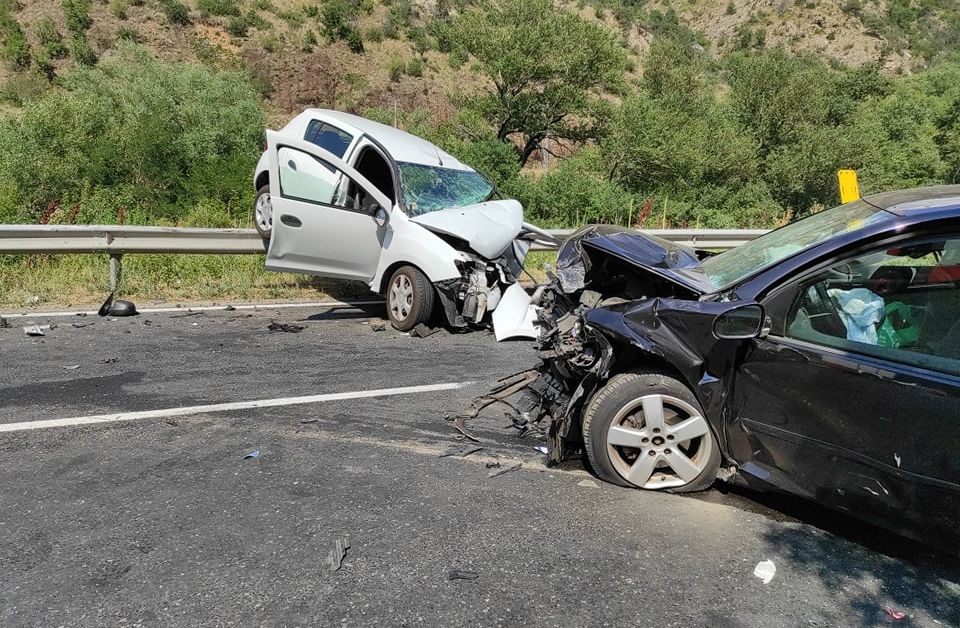 Тежка катастрофа затвори Кресненското дефиле