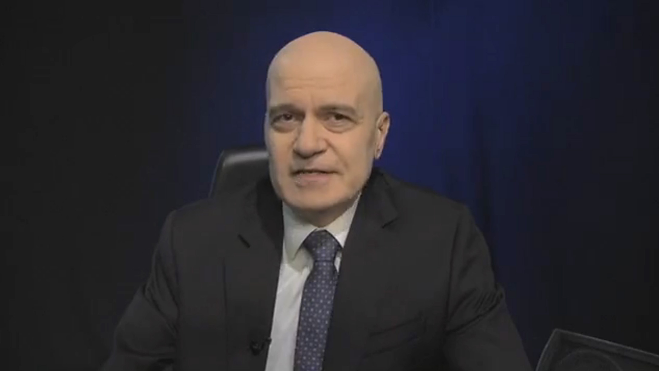 Слави Трифонов оттегля Николай Василев за премиер