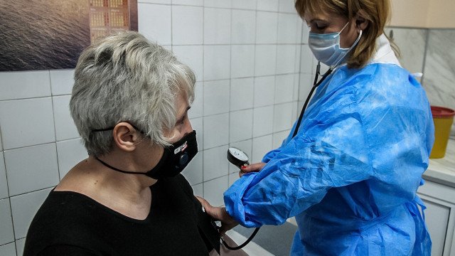 Пращат учители на профилактични прегледи