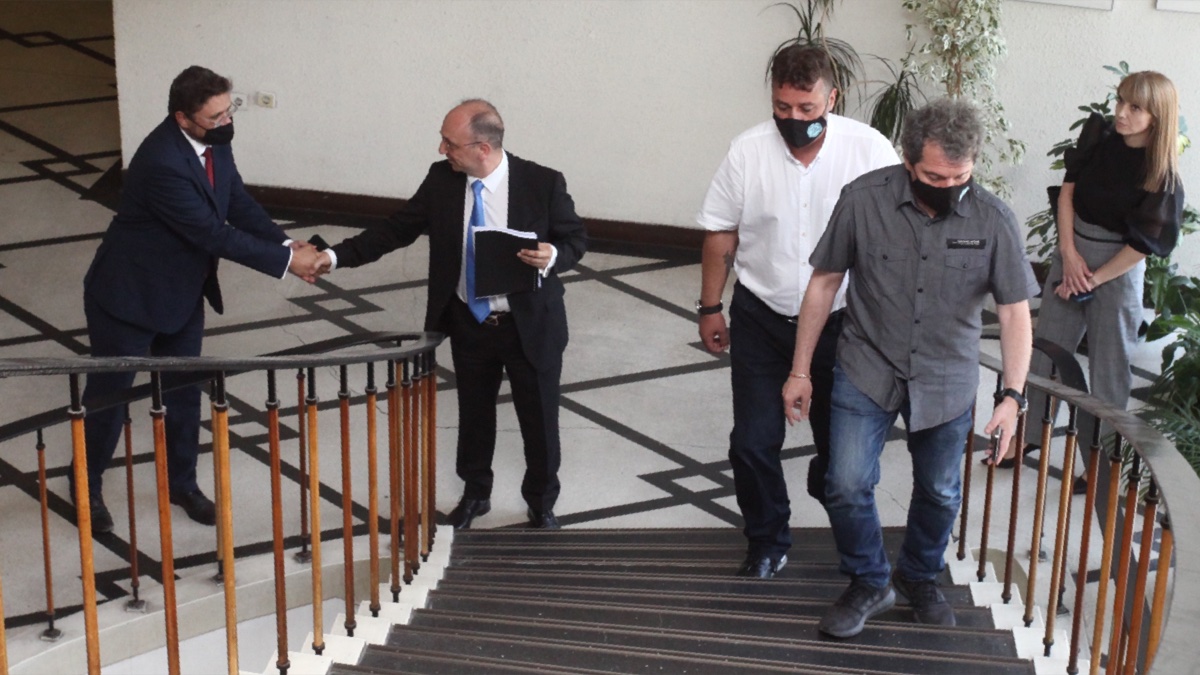 Гледайте НА ЖИВО пресконференцията на "Има такъв народ" (ВИДЕО)