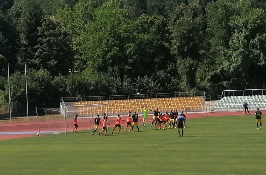 Миньор Перник с победа преди старта на Втора лига