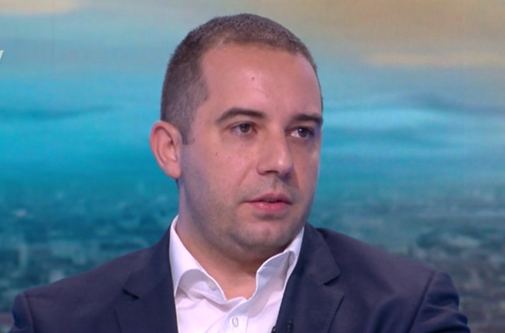 Богдан Кирилов: Защитният ефект на ваксината спада след 6 месеца, но това не означава, че е недостатъчен
