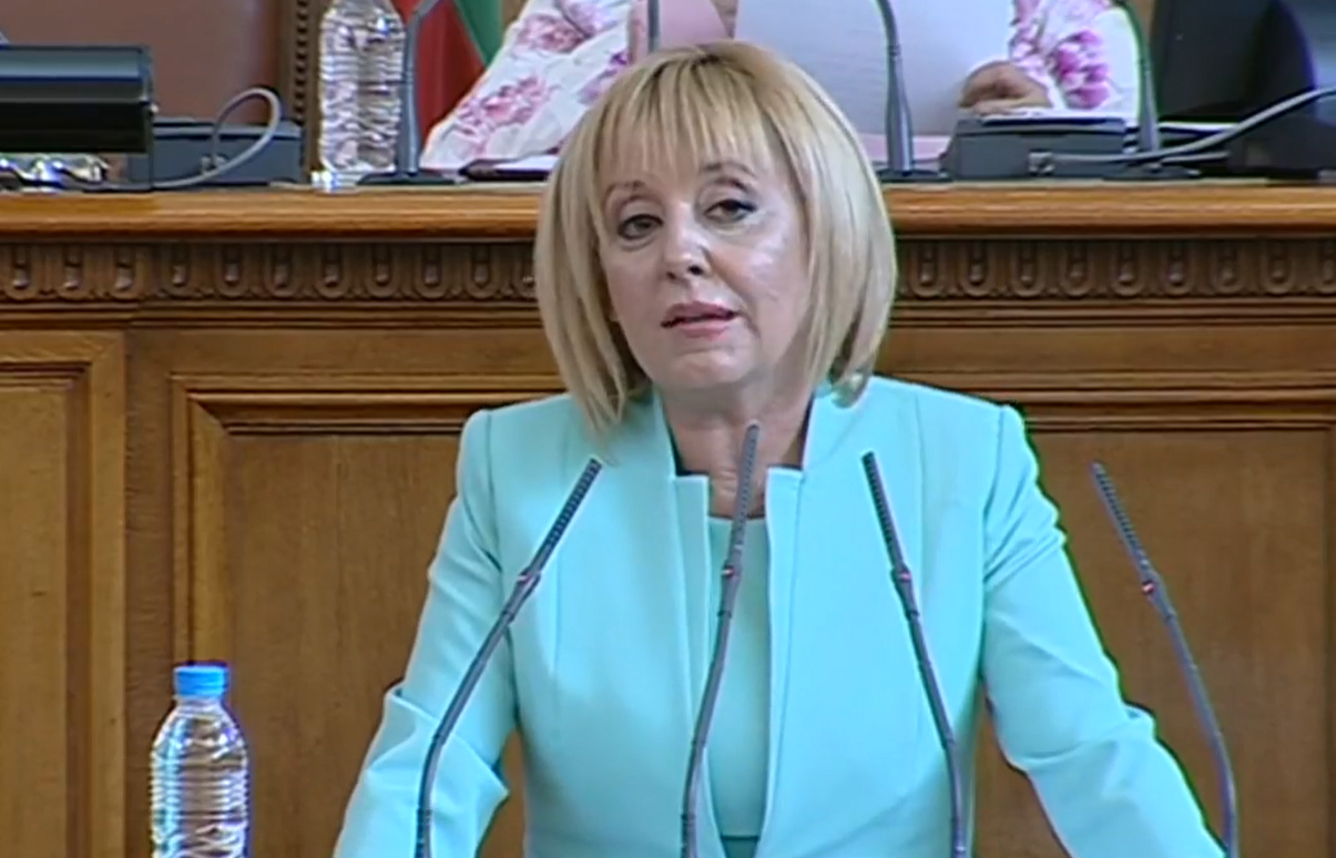 Мая Манолова: Не сме тук за фейсбук демокрация или за "телевизията прави силата"