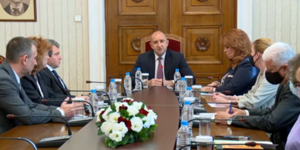 Президентът Радев към "Има такъв народ": Приветствам решението ви да се отворите за диалог (ВИДЕО)