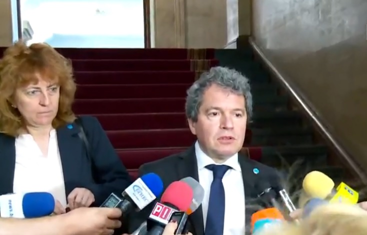 Тошко Йорданов след консултациите при Радев: Ако успеем да стъпим на нещата, които ни обединяват, шансовете за кабинет са добри