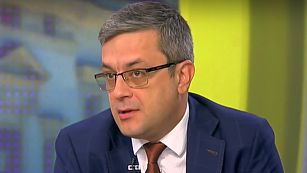 Тома Биков: Защо Трифонов не иска да носи отговорност като премиер?