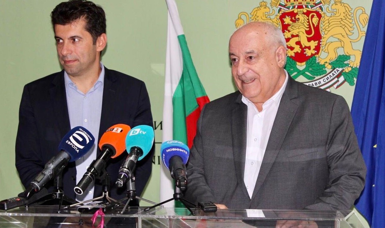 Министрите Кирил Петков и Асен Личев се похвалиха, че "Дисни" и "Нетфликс" имат интерес да снимат у нас