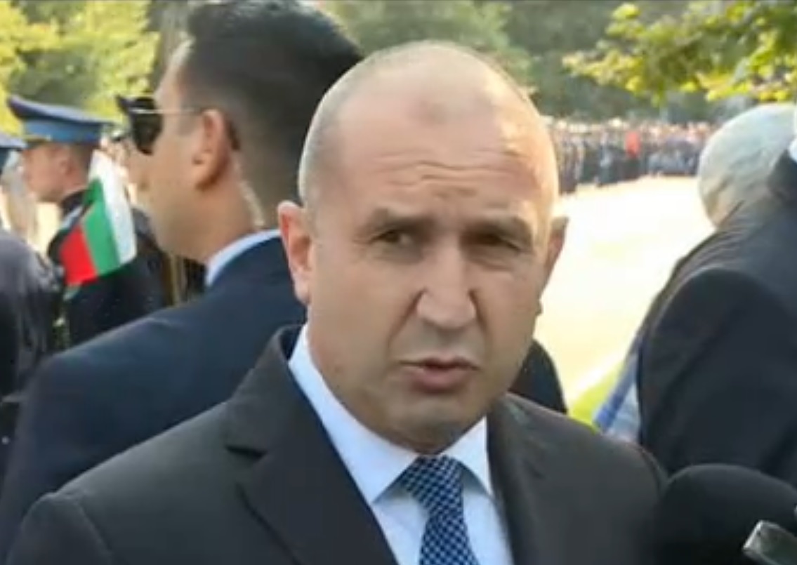 Радев връчва в 17 ч. мандата за съставяне на правителство на "Има такъв народ"