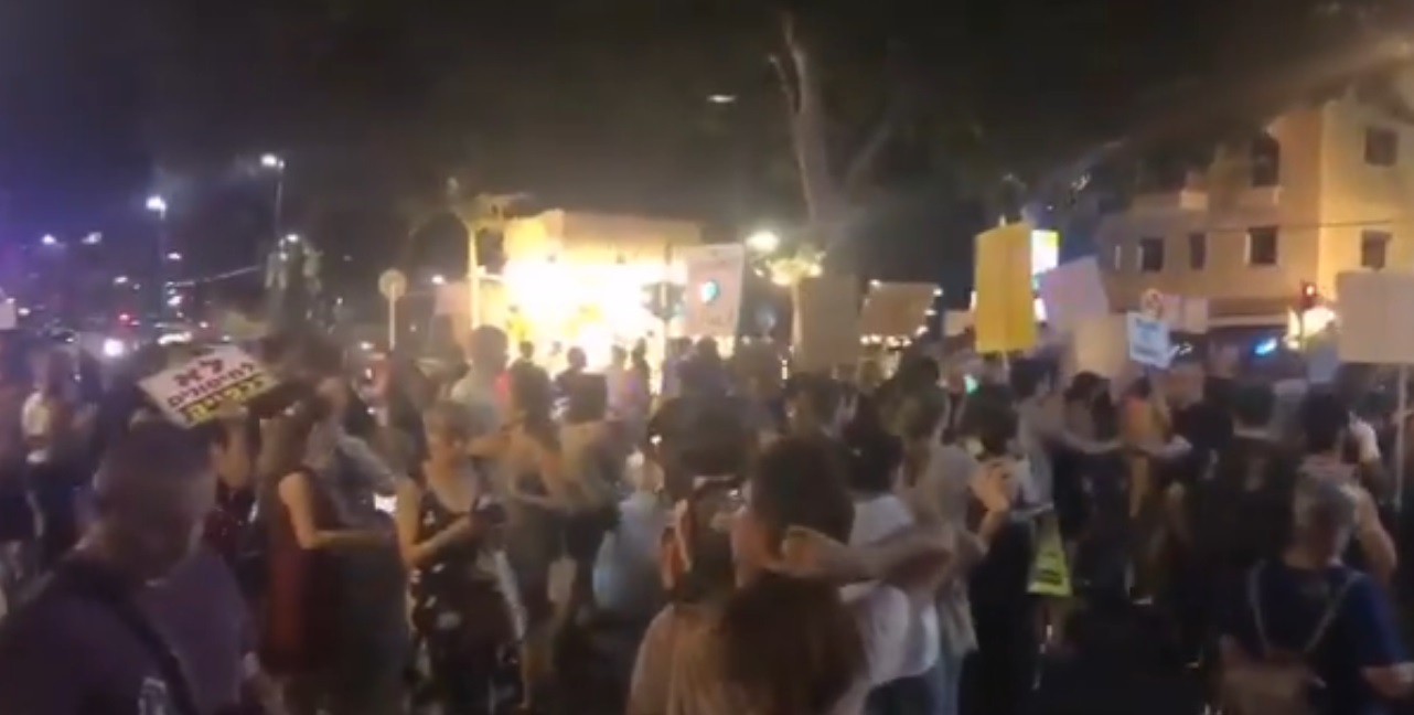 Стотици на протест в Тел Авив срещу връщането на COVID мерките (СНИМКИ И ВИДЕО)