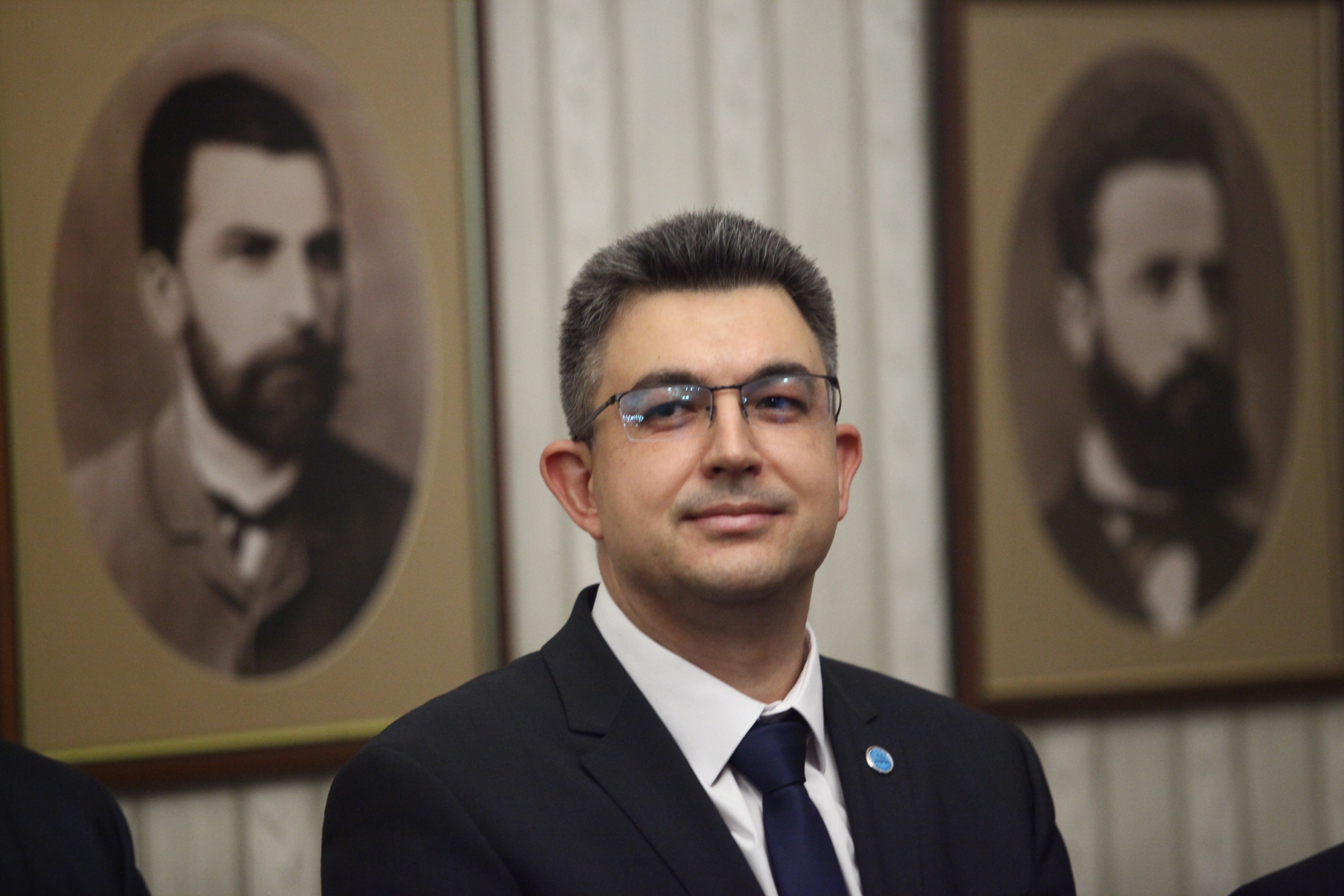 Пламен Николов внася кабинета на "Има такъв народ" при президента утре