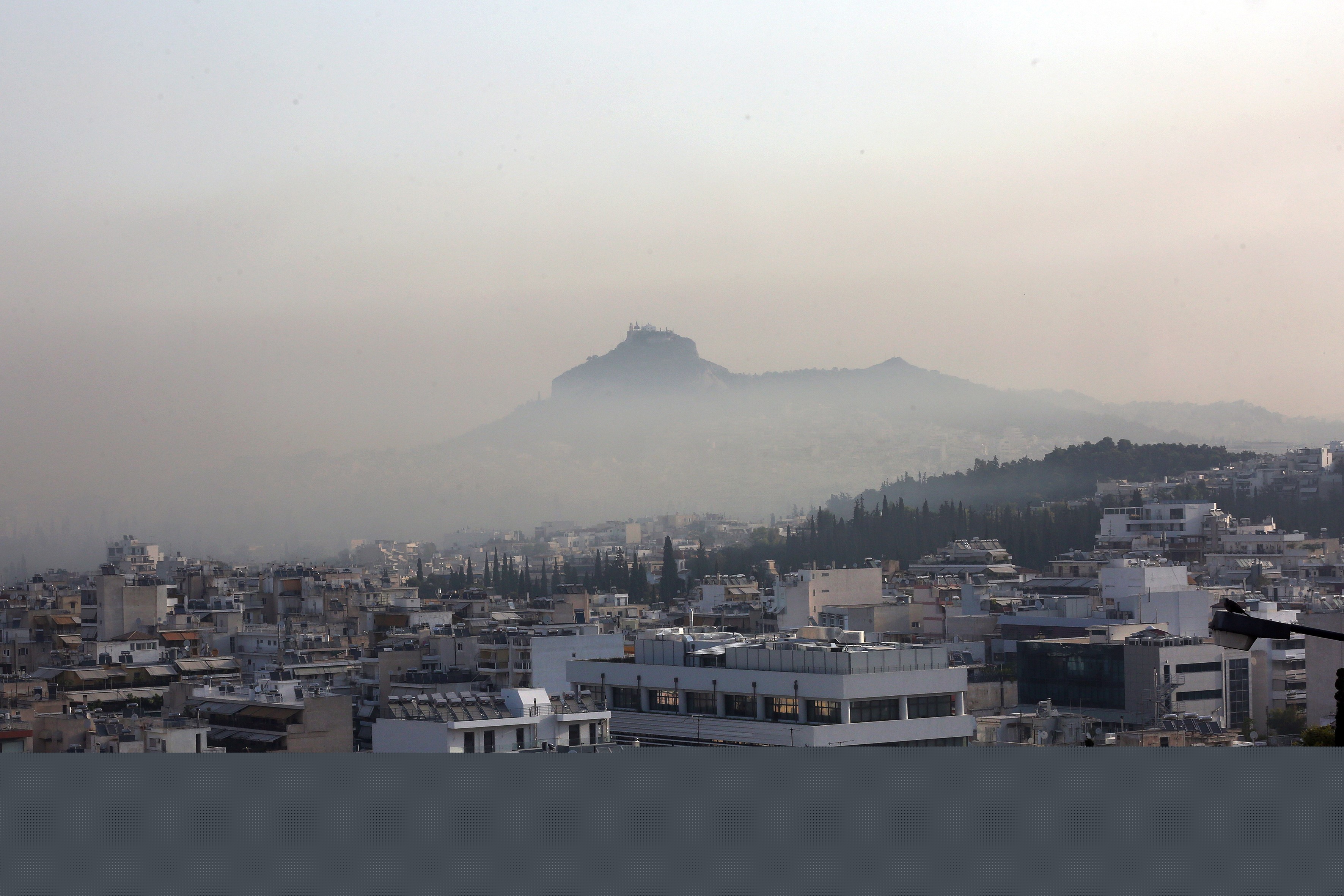 Външно: Пожарите в Гърция продължават да се разрастват, обстановката остава усложнена
