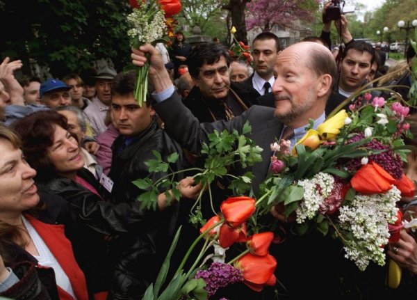 Симеон Сакскобургготски закрива Комисията по досиетата