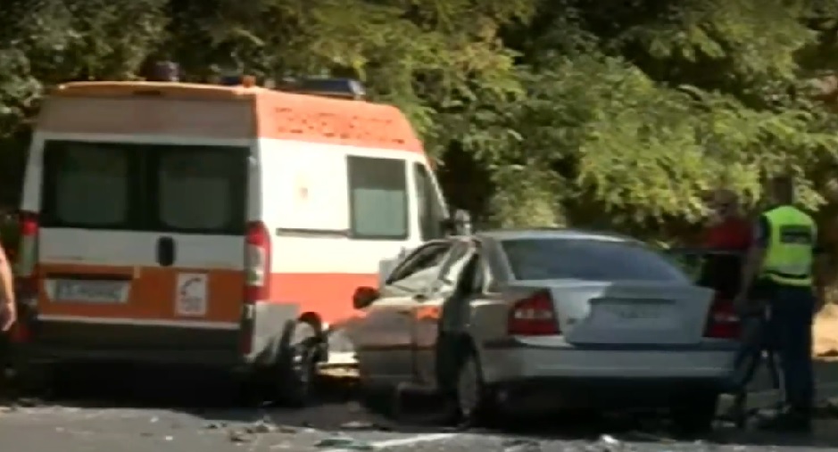 Четирима души са пострадали при катастрофа в Кресненското дефиле