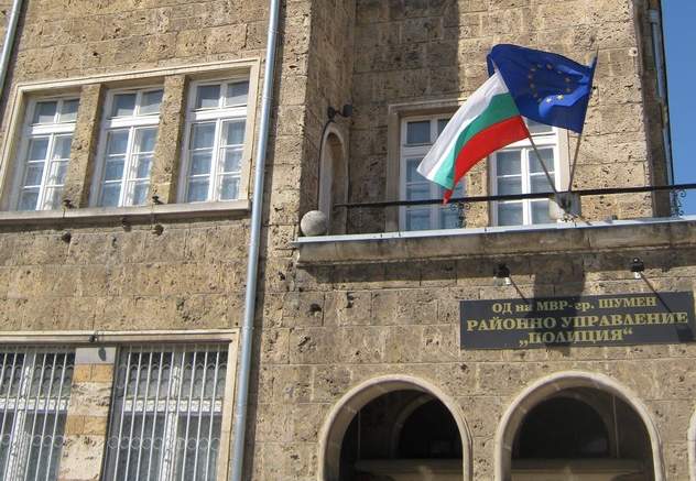Роми пребиха шуменец в центъра по видело