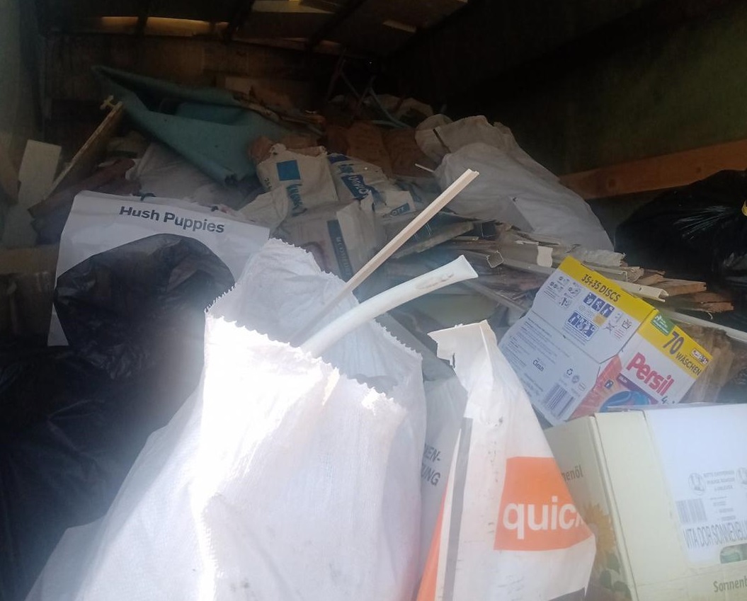 Спряха камион с боклук от Германия на Дунав мост-2