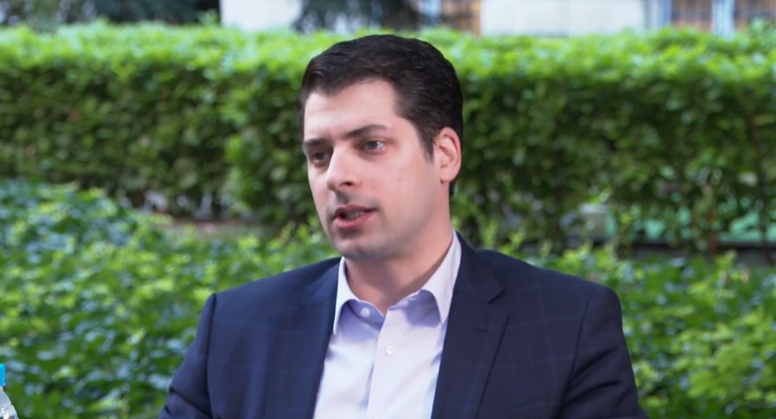 Вицепремиерът Атанас Пеканов отговаря на въпроси във фейсбук (НА ЖИВО)