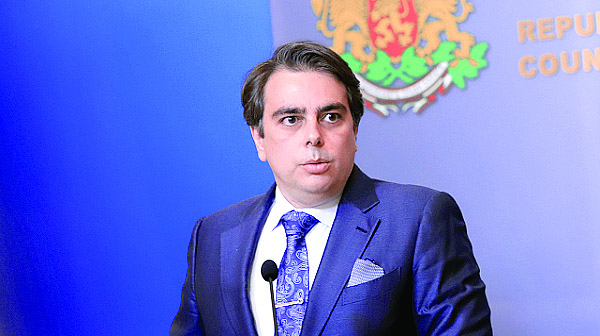 Асен Василев: Има сравнително малко останали пари за преструктуриране