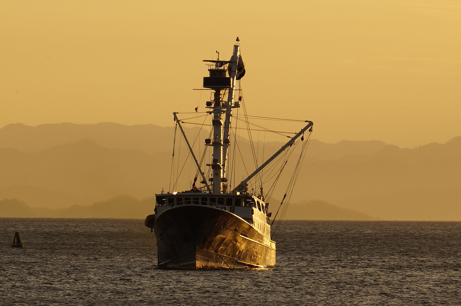 Пирати са опитали да отвлекат кораб край крайбрежието на Сомалия