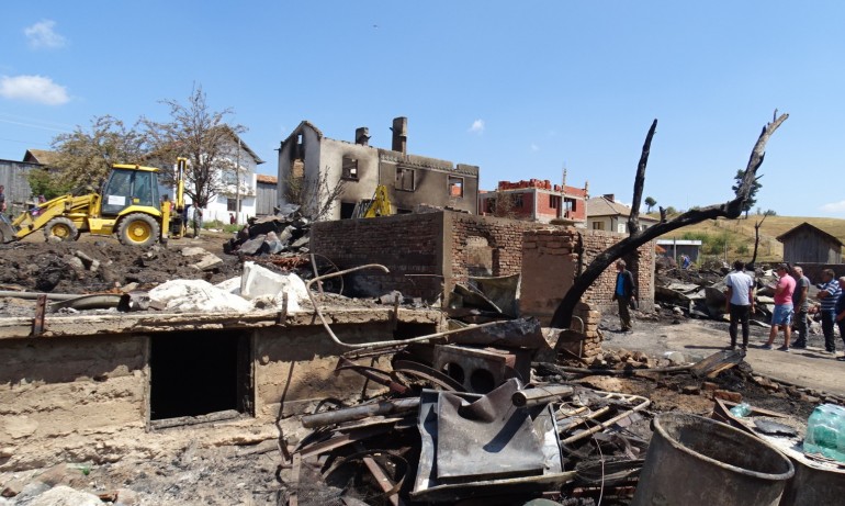 ГЕРБ подари къщи на хора от Кръстава 