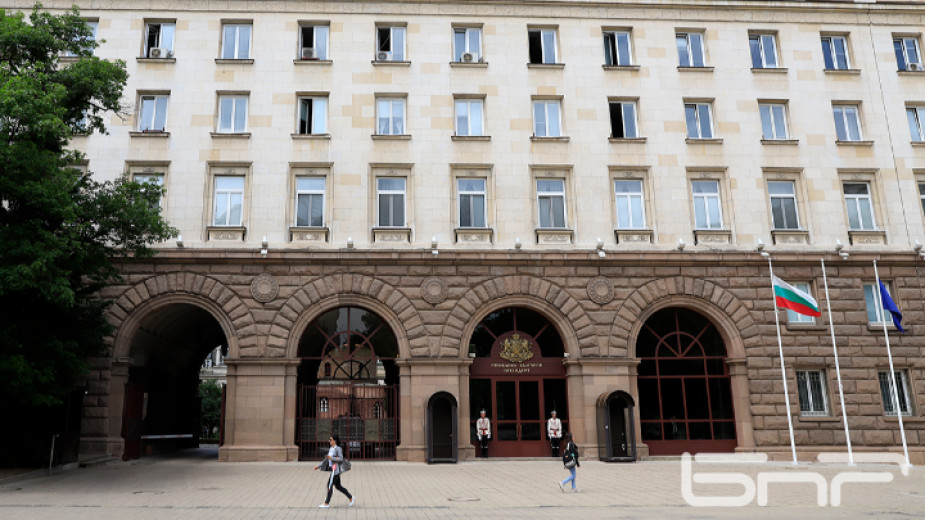 Радев събира партиите заради COVID и мигрантите