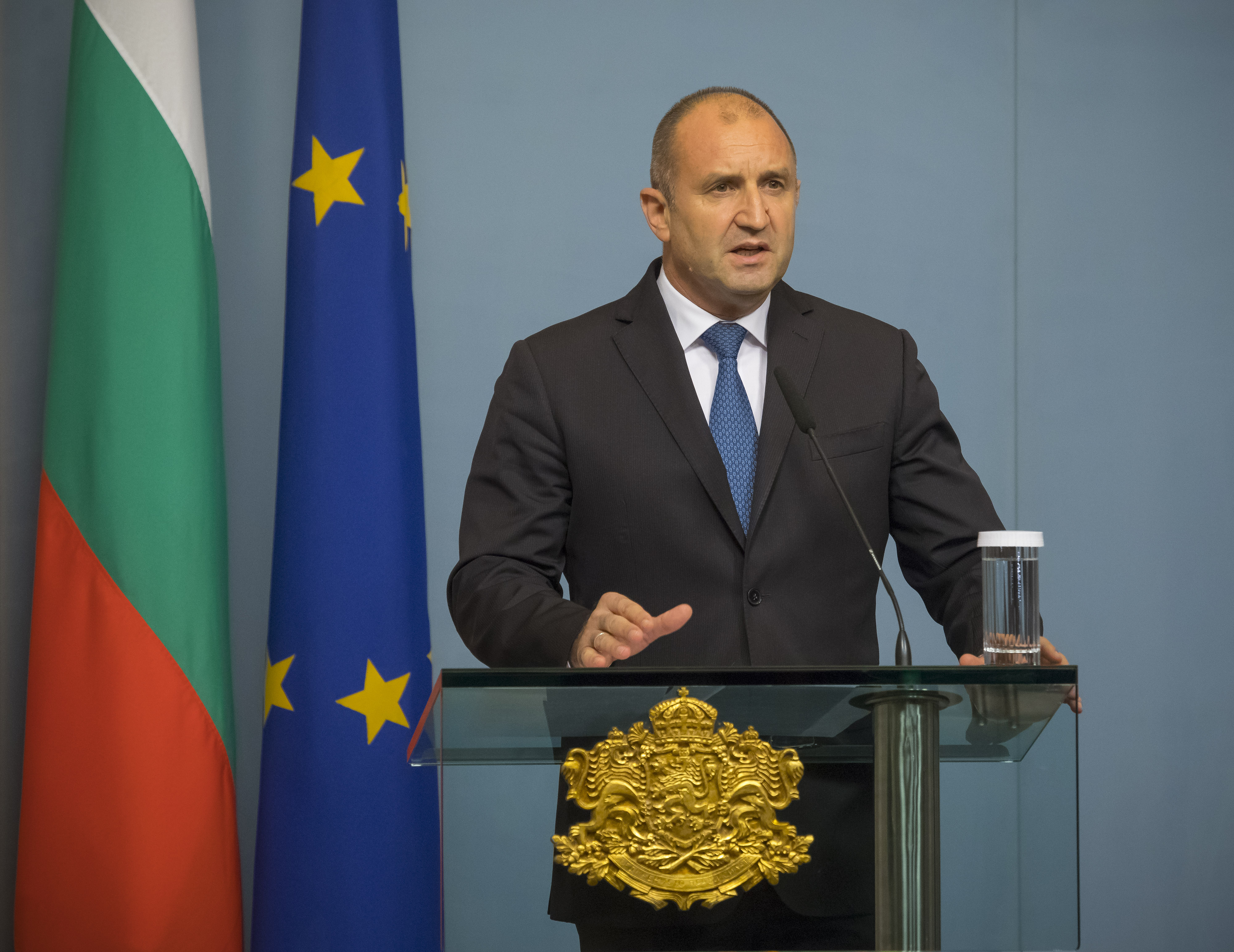 Радев се среща утре с ИТН, ГЕРБ и БСП, в сряда - с ДБ, ДПС и ИБГНИ