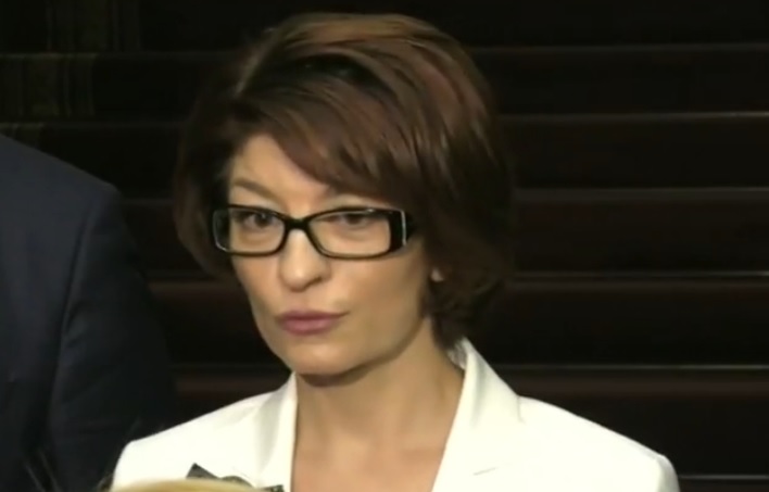 Атанасова: Кризите, пред които е изправена България, не могат да протакат конституционни процедури (ВИДЕО)