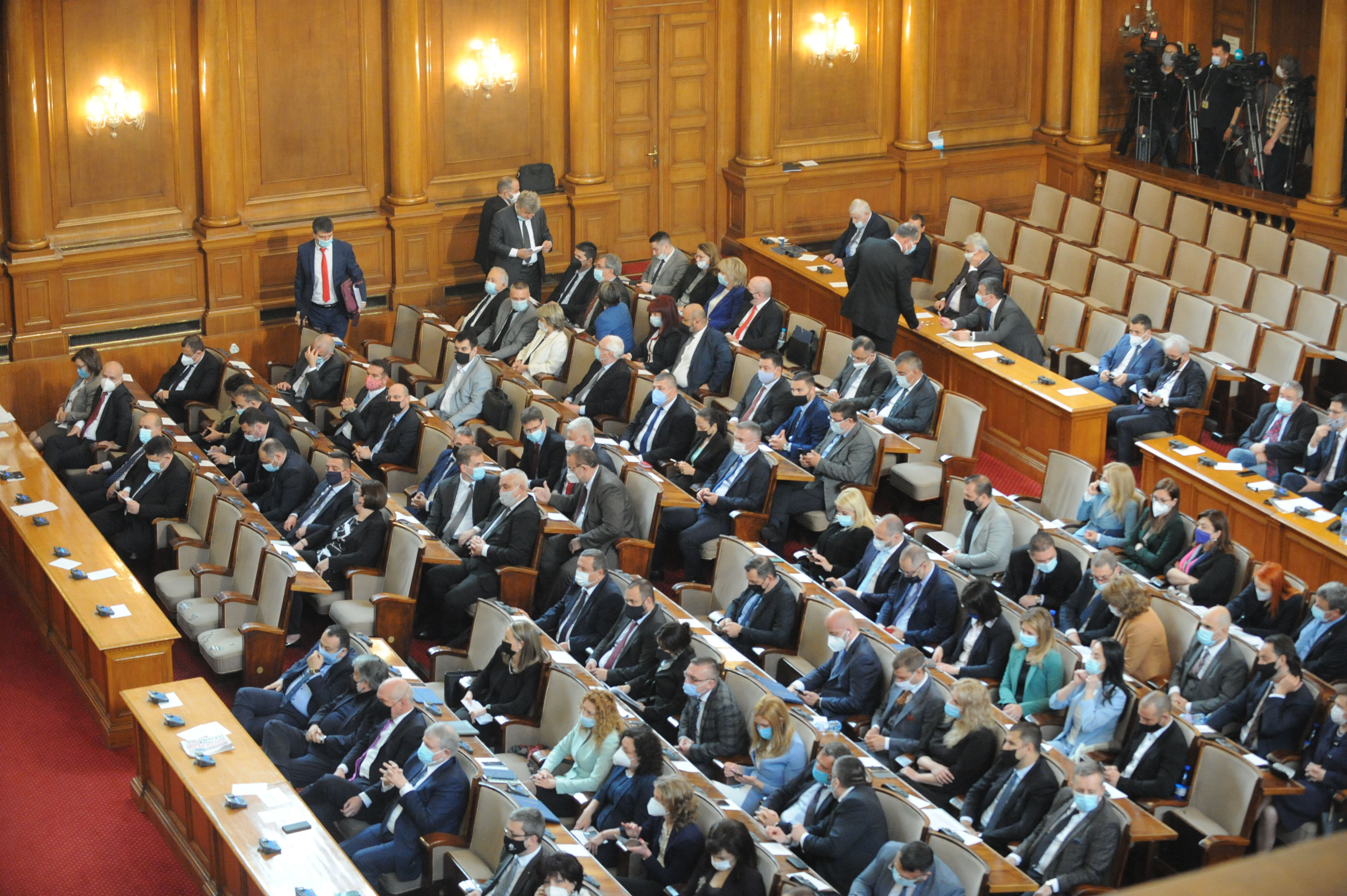 Парламентът осъди полицейското насилие срещу протестиращи през 2020 г. и се извини