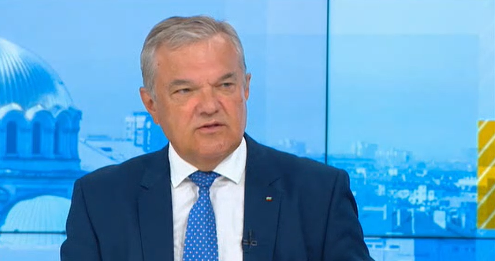 Румен Петков: Огромна е заплахата от нова мигрантска вълна заради случващото се в Афганистан