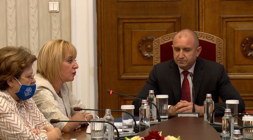 Манолова пред Радев: Държавата не трябва да се вкарва в предизборна кампания (ВИДЕО)