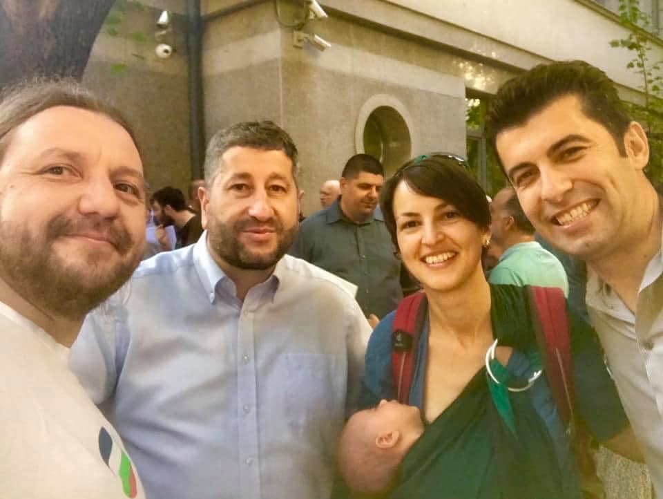 Кирил Петков предаден от свои