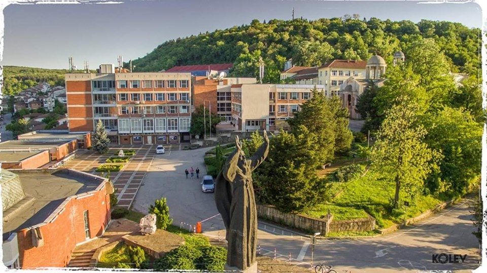 ВТУ с почетната грамота на министъра на външните работи на Япония