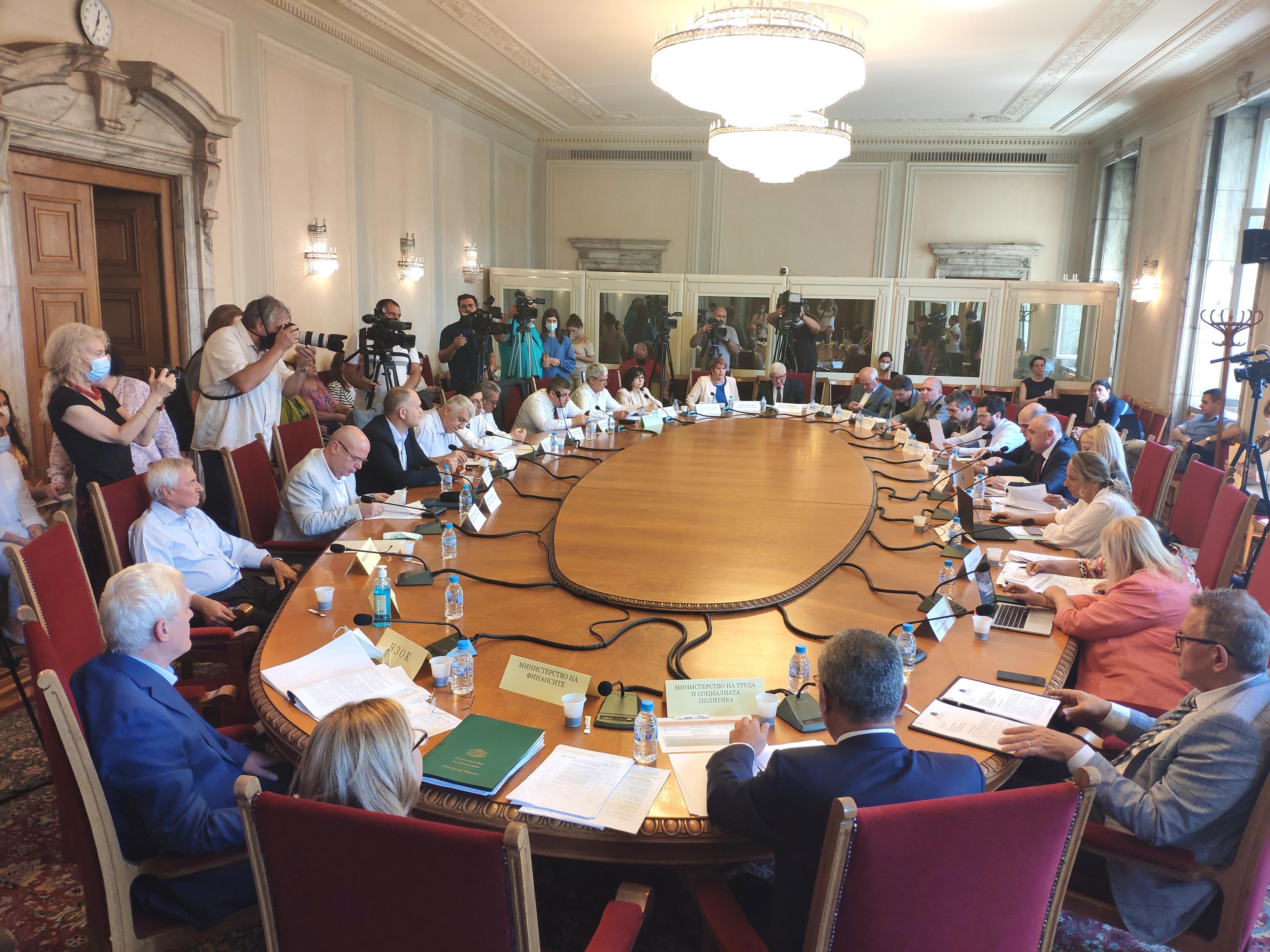 ГЕРБ предлагат 100 лв. добавка към пенсиите