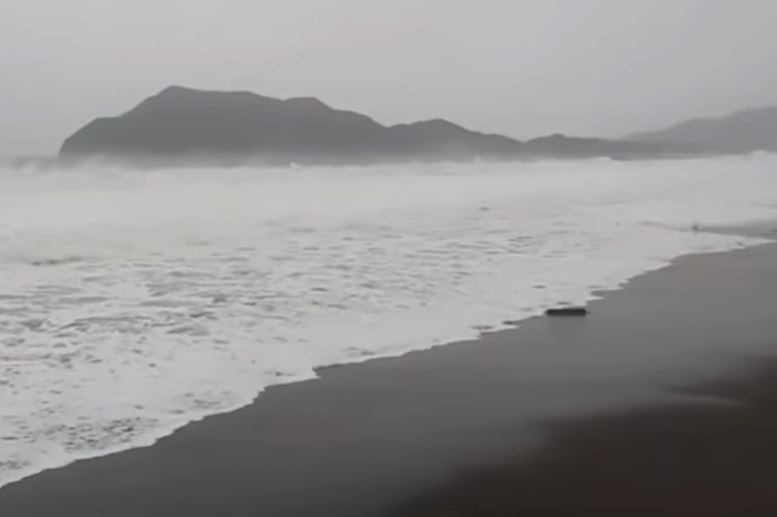 Ураганът Нора достигна мексиканския щат Халиско (ВИДЕО)