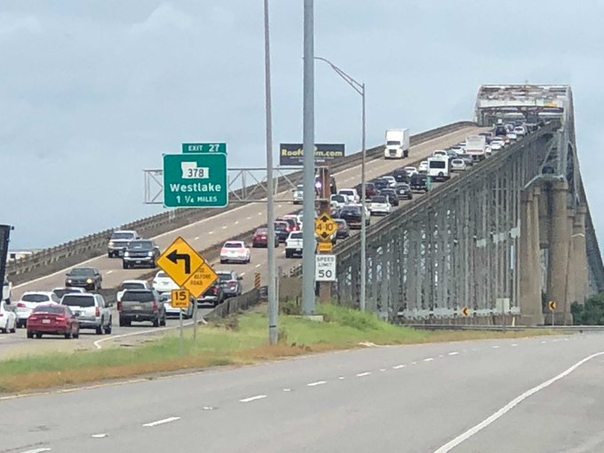 Ураганът Айда достигна бреговете на Луизиана, хиляди жители се евакуират (ВИДЕО)