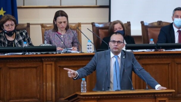 Искат махане на синия талон и екостикера
