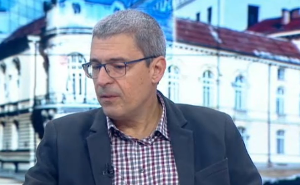 Проф. Илко Гетов: Има твърде голяма разлика между бустерна и трета доза от същата ваксина