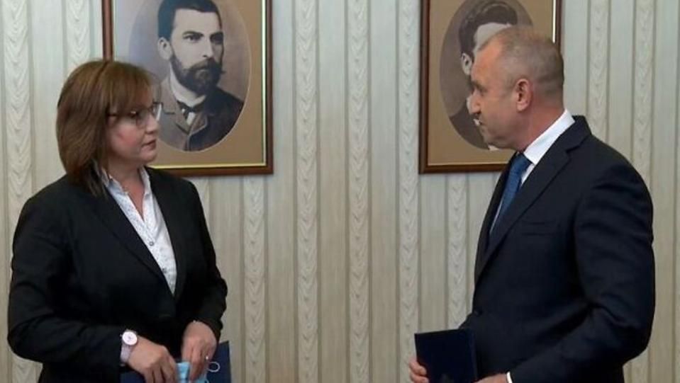 Нинова връща мандата на Румен Радев утре в 17.00 ч.