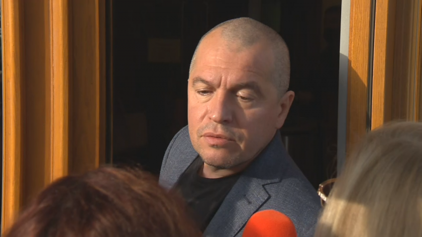 Тошко Йорданов: ДПС, ГЕРБ и БСП в момента се подиграват с всички българи