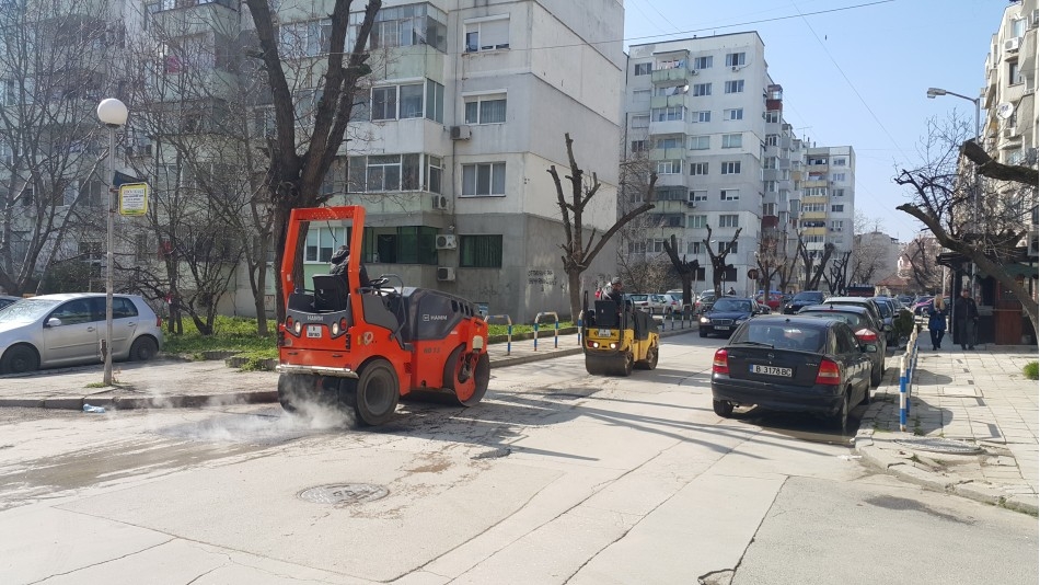 Затварят участък от пътя за ГКПП „Лесово“
