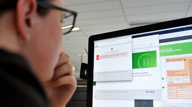 Точат пари с интернет измама