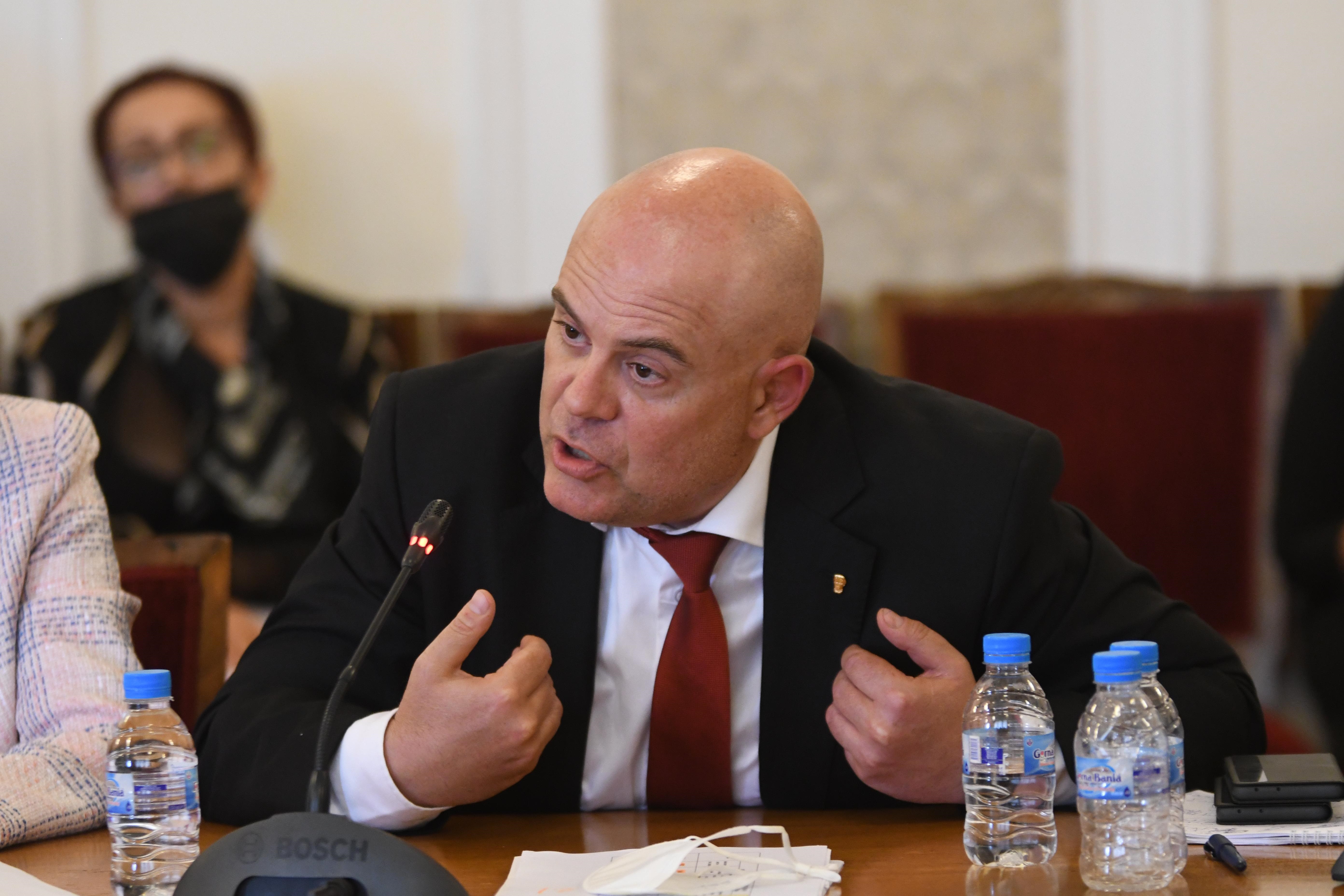 Гешев: Това не е реформа, а катастрофа (обзор)