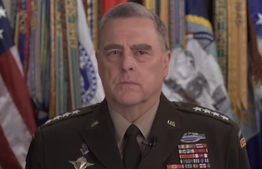 Генерал №1 на САЩ тайно звънял на китайския си колега в края на мандата на Тръмп