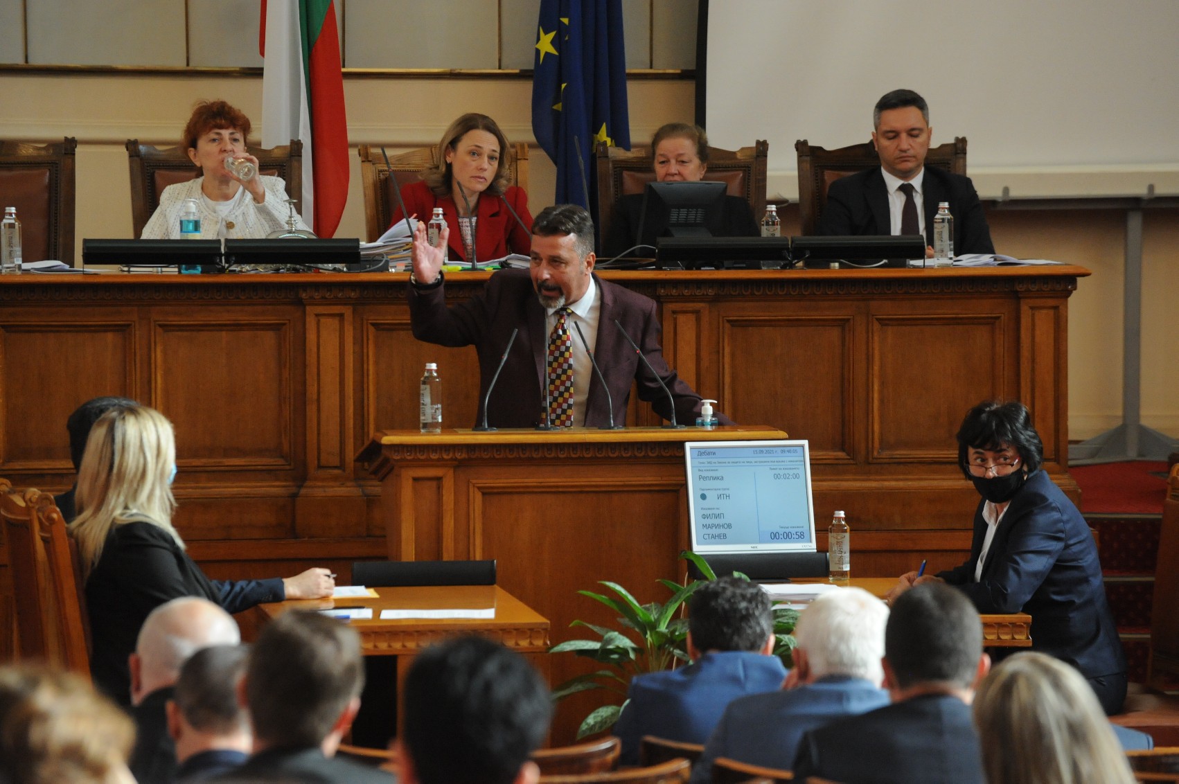 Филип Станев, ИТН: В този парламент излязоха истинските лица на политиците, Дончева показа как се лъже