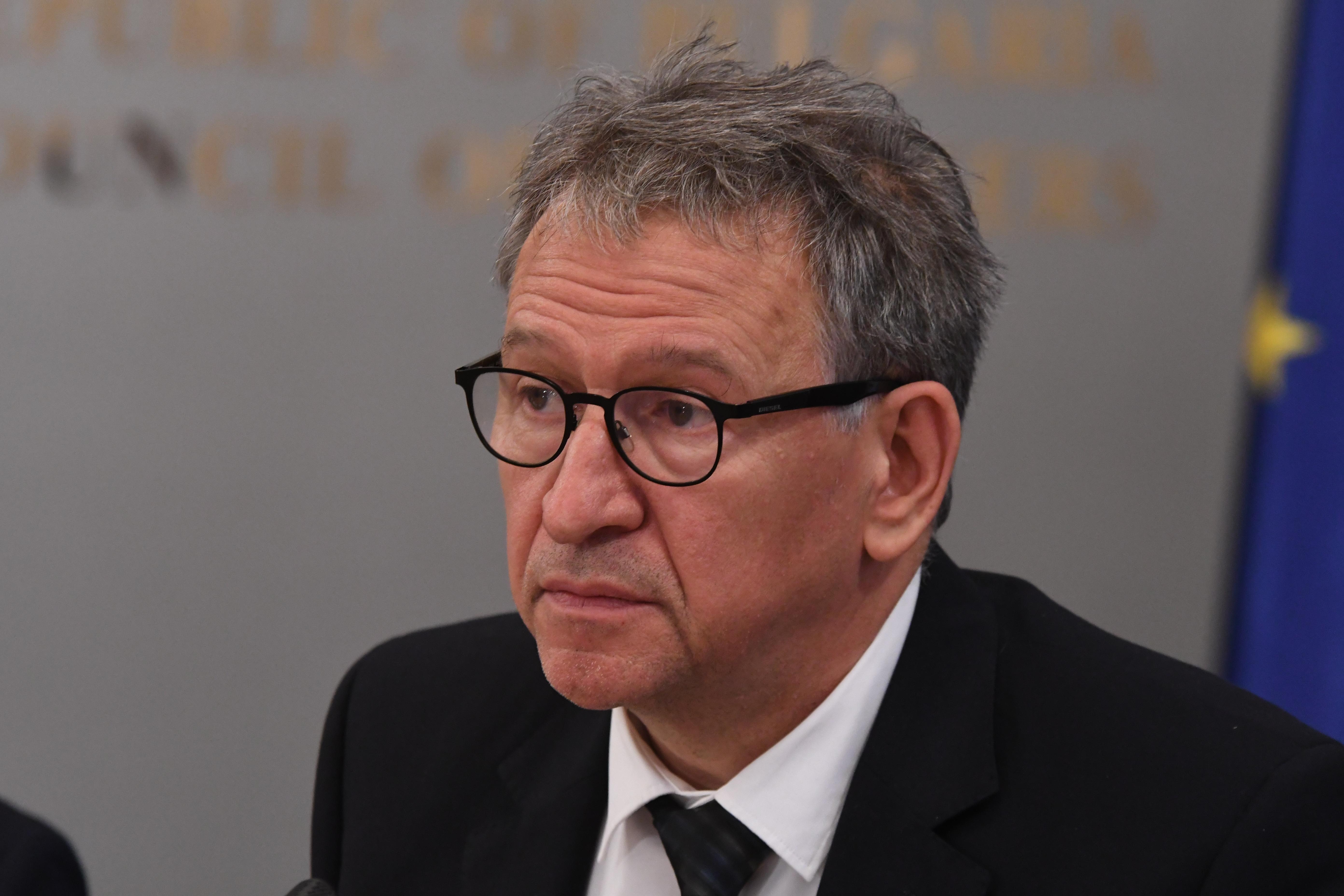 Вижте отчета на Стойчо Кацаров за здравното министерство